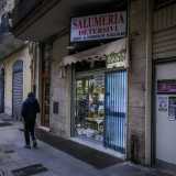Il minimarket �Da Uccio� � aperto dal 1957 in via Sagarriga Visconti 175, nel popolare e popoloso quartiere Libert� di Bari